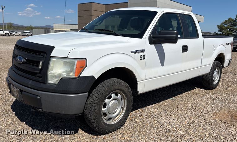 2014 Ford F150 XL SuperCab pickup truck - OB9581