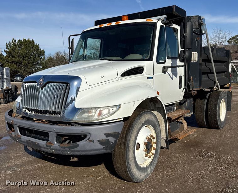 2009 International DuraStar 4300 dump truck - DH9884