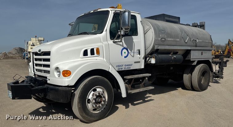 2007 Sterling L7500 oil distributor truck - DM5641
