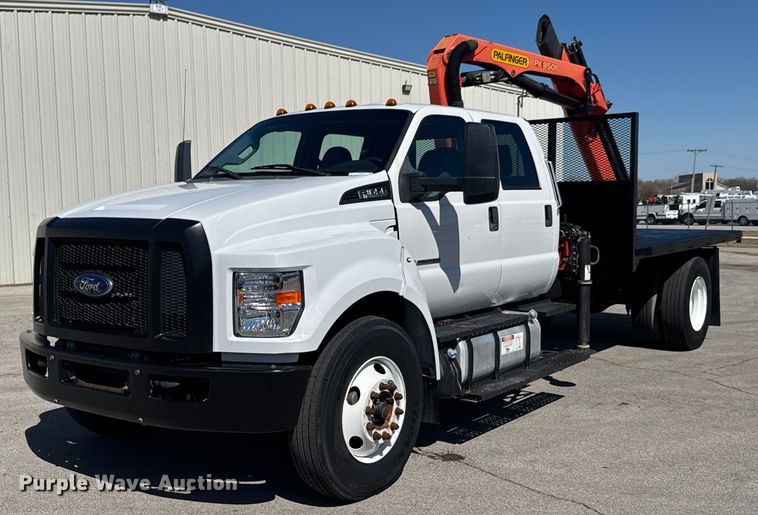 2016 Ford F650 Super Duty crew cab crane truck - DO0659