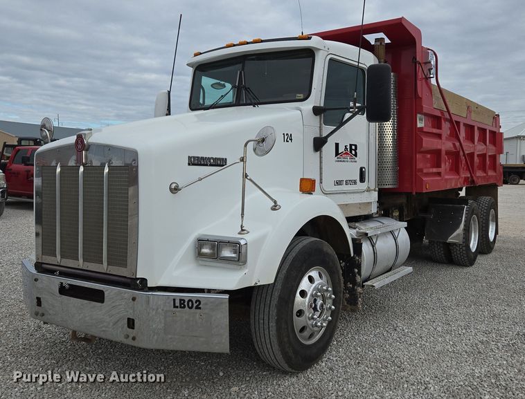 2012 Kenworth T800 dump truck - DP6262