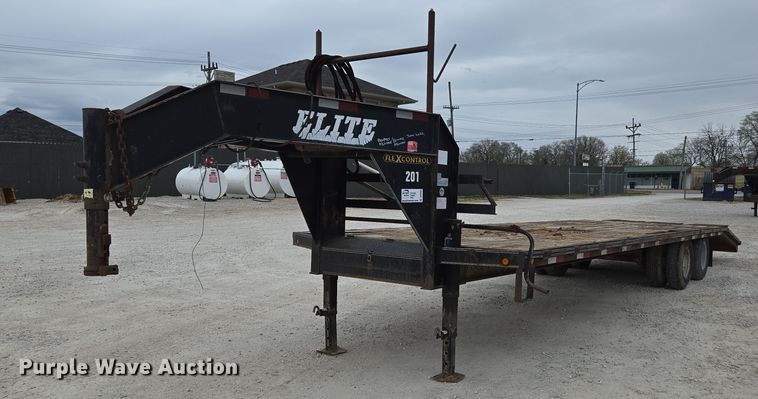 2011 Elite Trailer Dovetail-30 equipment trailer - DP6263