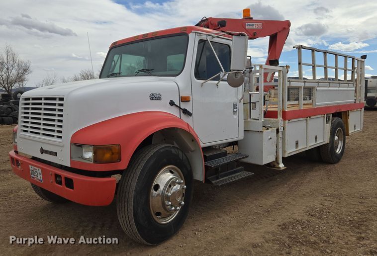 2001 International 4700 utility / service truck - DT7062