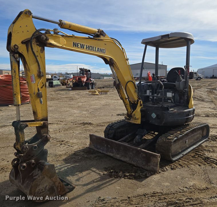 2008 New Holland E35B mini excavator - DT7072
