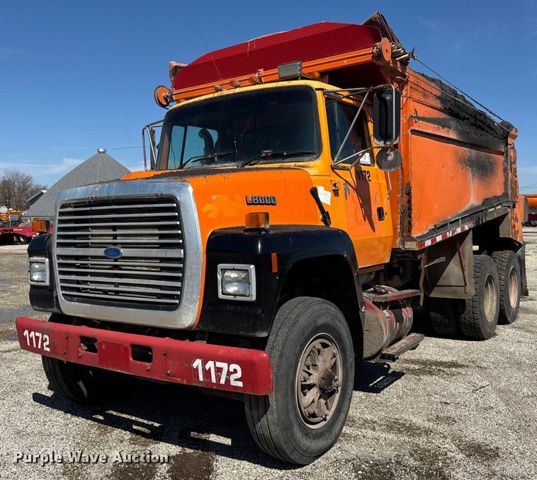 1995 Ford LNT8000 dump truck - DU3411
