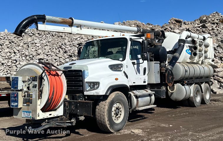 2012 Freightliner 114SD sewer jetter truck - DV0672
