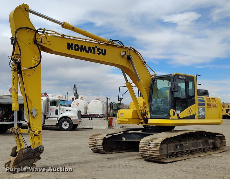2018 Komatsu PC240LC-11 excavator - DV6730