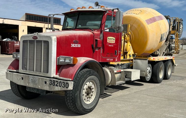 2013 Peterbilt 365 ready mix truck - DW5068