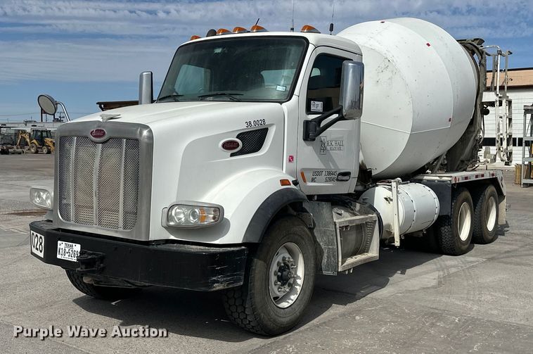 2015 Peterbilt 567 ready mix truck - DW5069