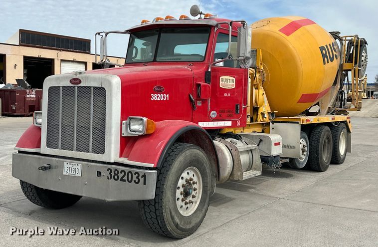 2014 Peterbilt 365 ready mix truck - DW5074