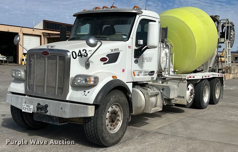 2018 Peterbilt 567 ready mix truck - DW5076