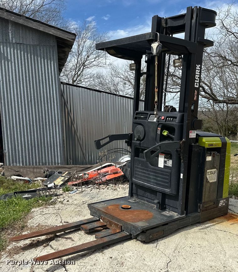 Clark OSX15 order picker - DW8570