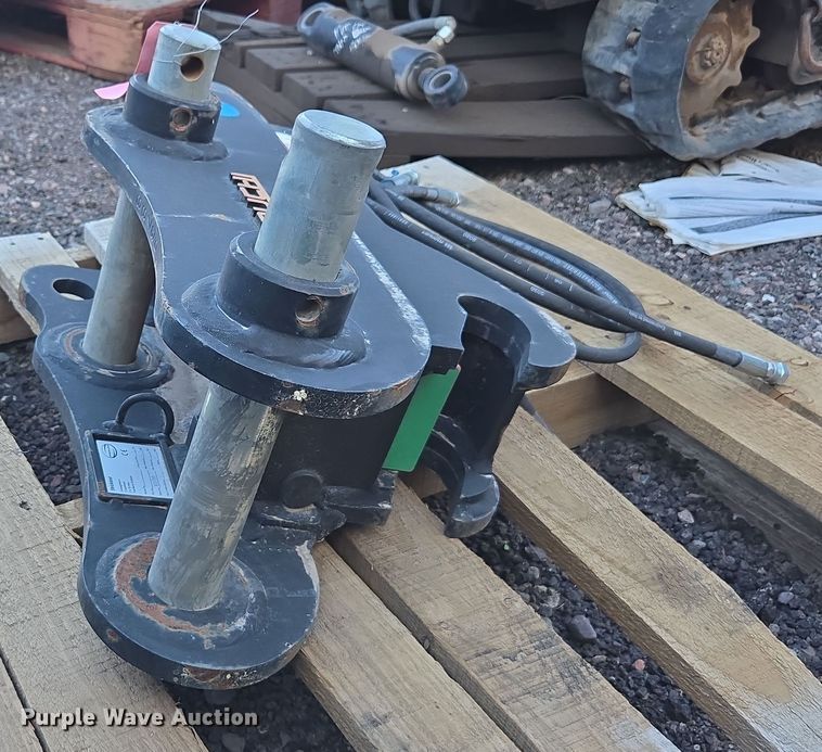 2021 Strickland TB260 mini excavator quick coupler - EC0896
