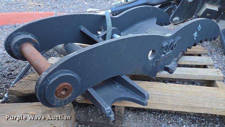 Tag mini excavator hydraulic thumb - EC0897