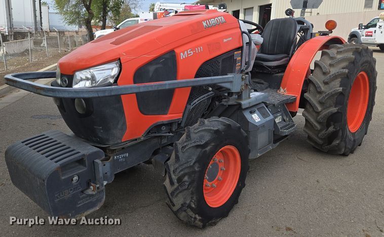 2018 Kubota M5N-111 MFWD tractor - EC0899