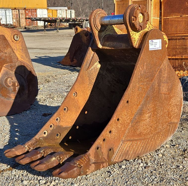 36" excavator bucket - EC4051