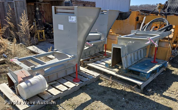 (3) curb machine molds - EC4091