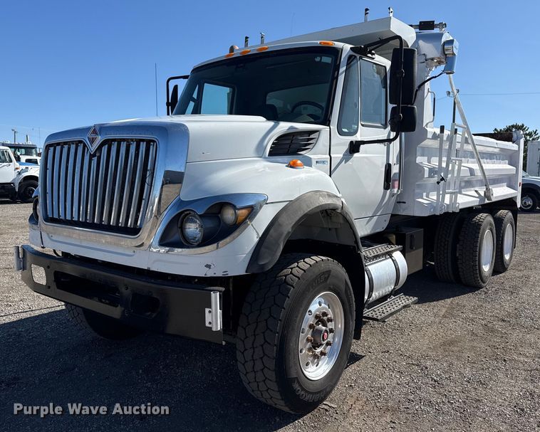 2011 International 7600 dump truck - EG2664