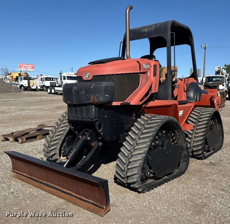 2014 Ditch Witch RT120 Quad trencher - EG5674