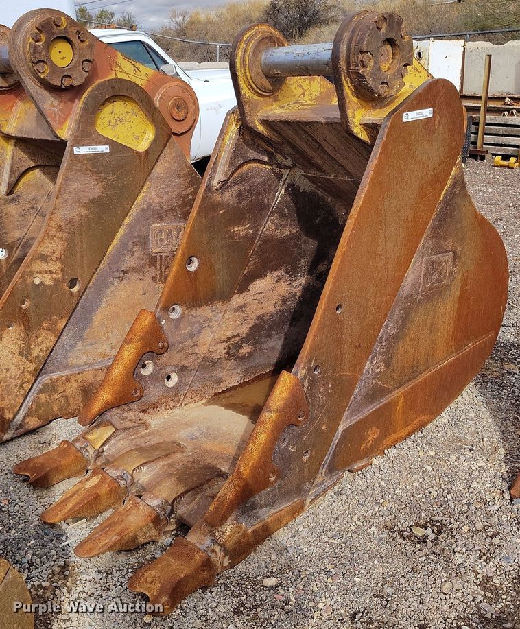 Caterpillar 36" W excavator bucket - EH0202