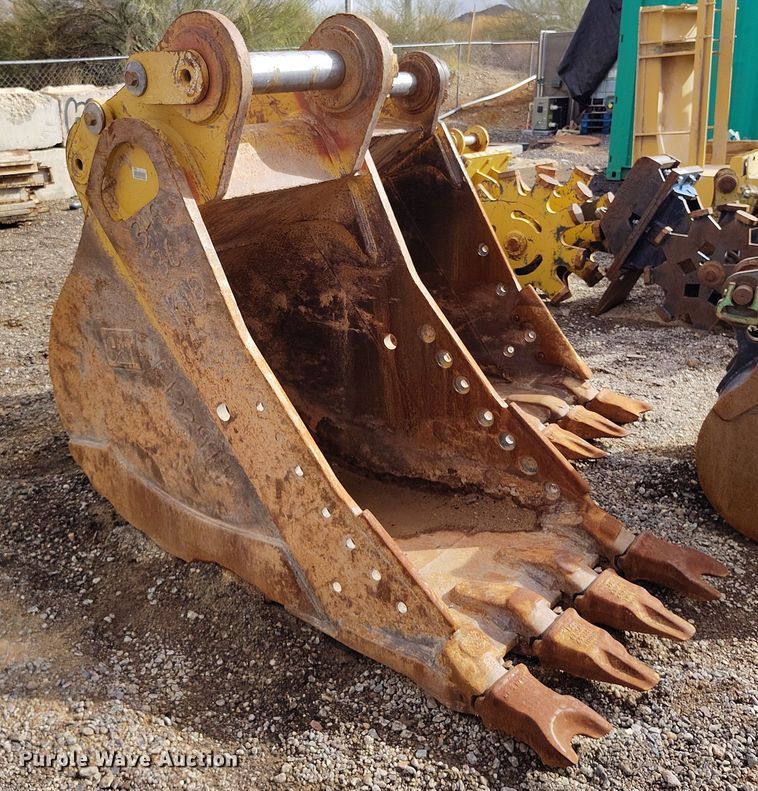 Caterpillar 36" W excavator bucket - EH0203