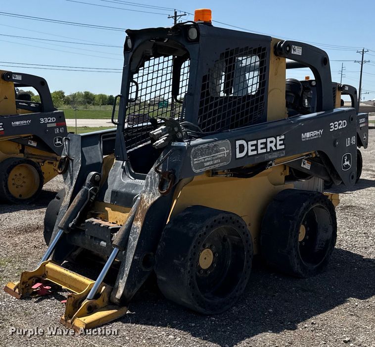 2013 John Deere 332D skid steer loader - EJ3627