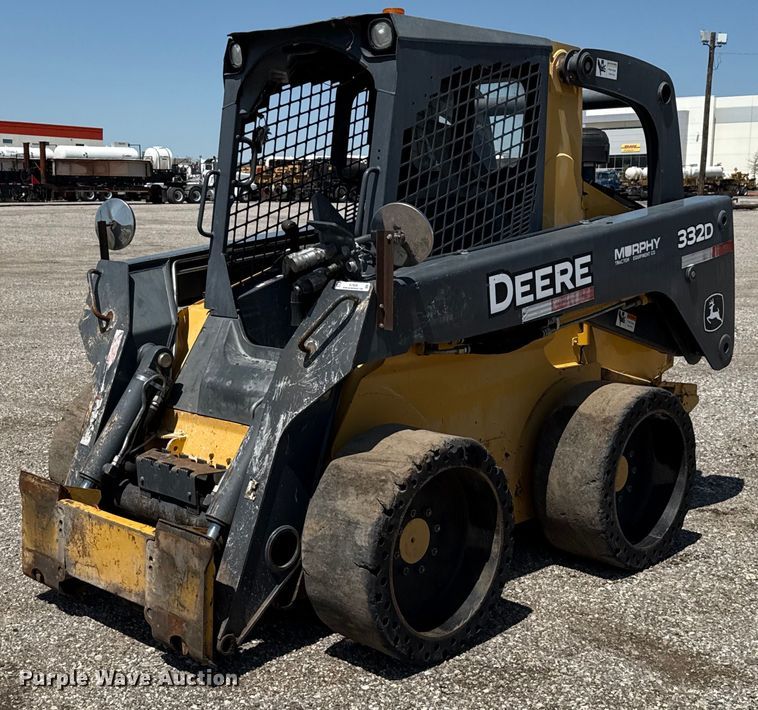 2013 John Deere 332D skid steer loader - EJ3628