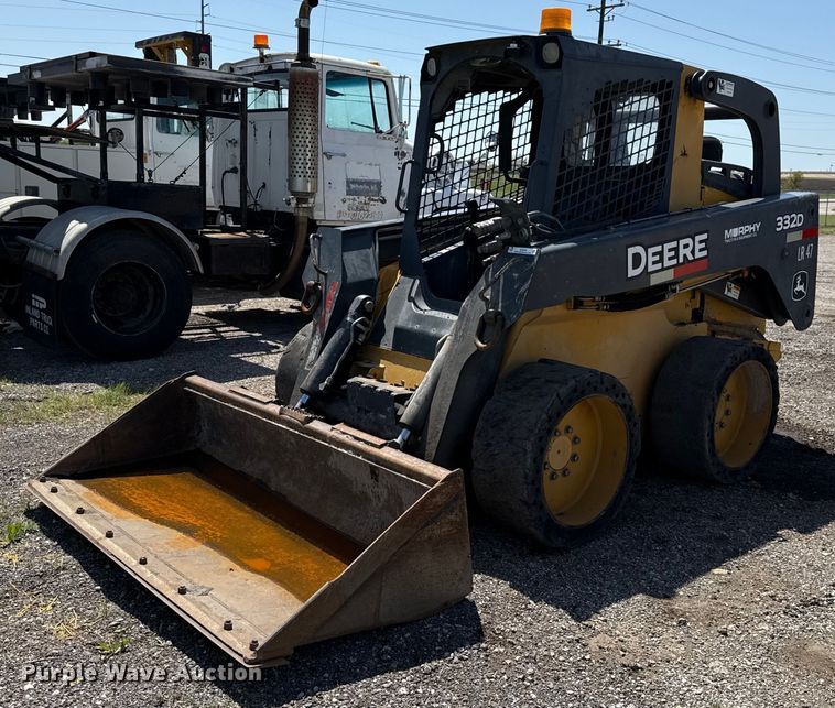 2013 John Deere 332D skid steer loader - EJ3629