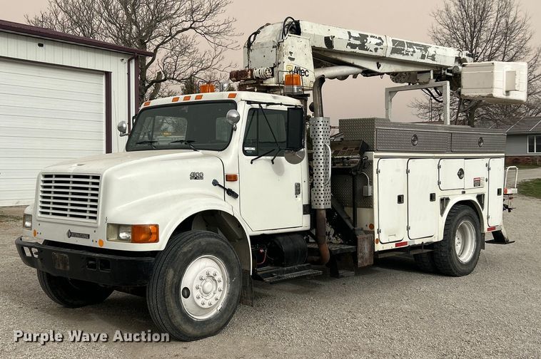 1994 International 4900 digger derrick truck - EK2769