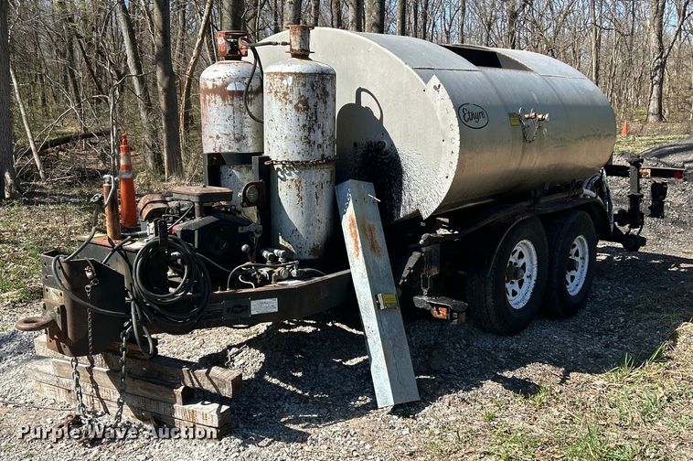 1999 Etnyre Maintenance Unit oil distributor trailer - EK2773