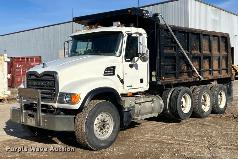 2006 Mack Granite dump truck - EK2789