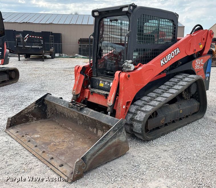 2021 Kubota SVL95-2S tracked skid steer loader - EM0037