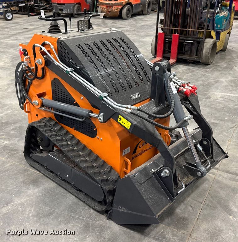 Landhero LDH-BC380 compact utility loader - EM3687