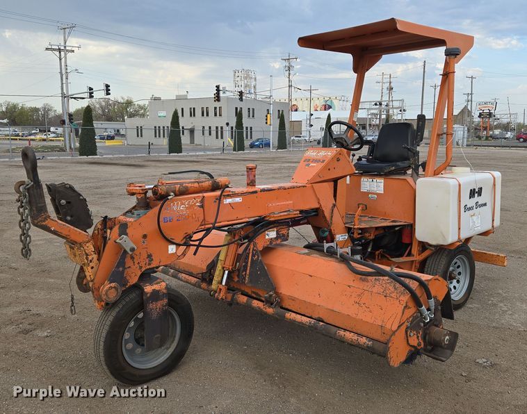 2001 Broce BB 250-B broom - EN8854