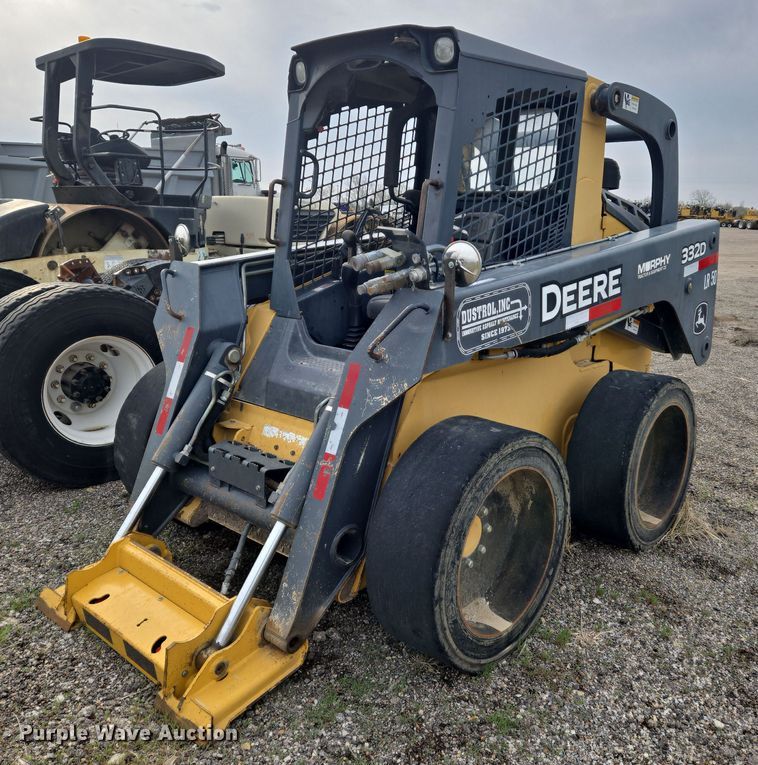 2013 John Deere 332D skid steer loader - EN8868