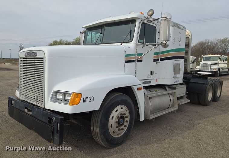 1994 Freightliner FLD120 semi truck - EN8870
