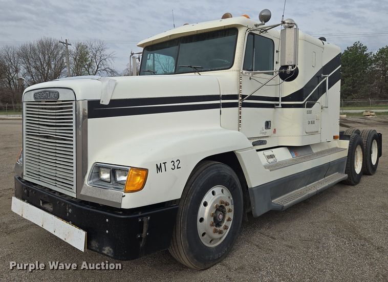 1994 Freightliner FLD120 semi truck - EN8871