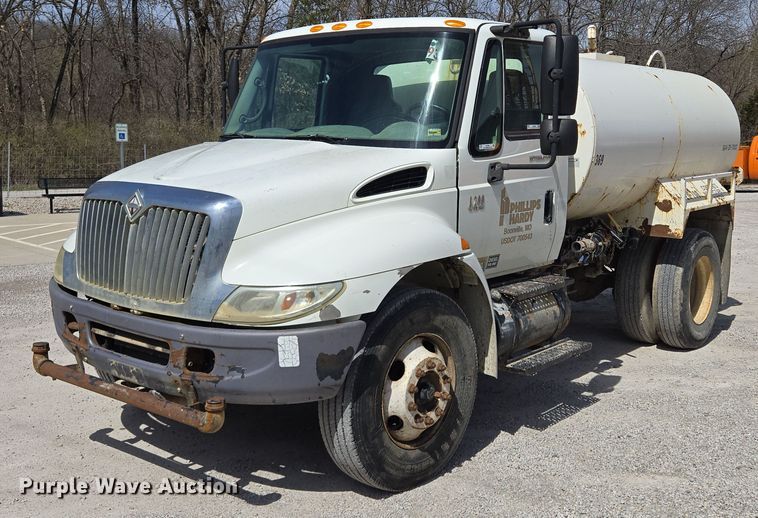 2007 International  4200 water truck - EQ6905