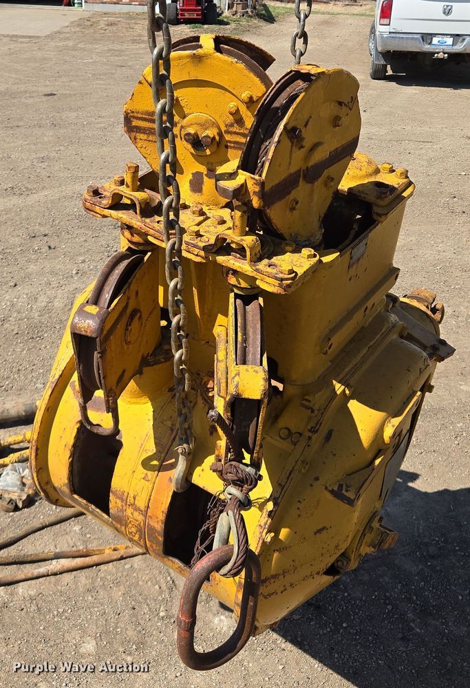 Caterpillar  cable winch  - EQ6952