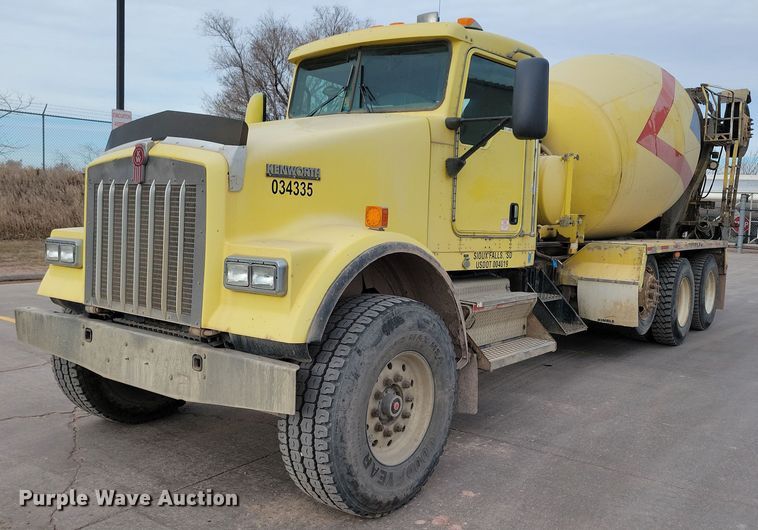 2006 Kenworth W900 ready mix truck - NB9990
