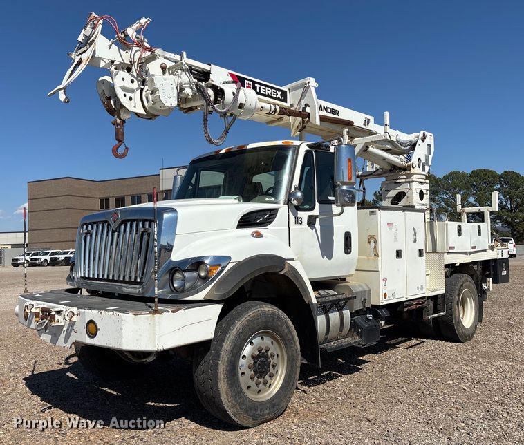 2018 International 7500 digger derrick truck - OB9579
