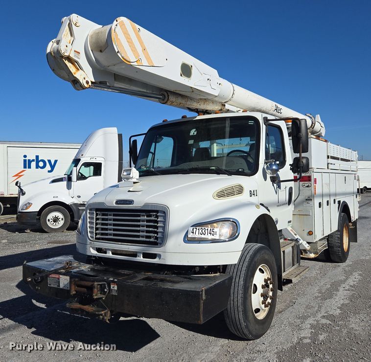 2011 Freightliner Business Class M2 106 bucket truck - YA0392