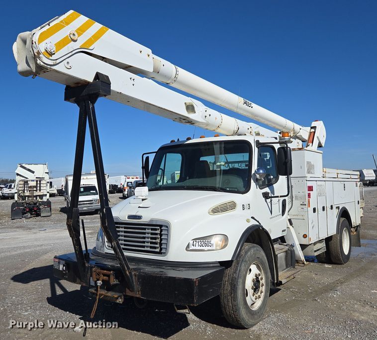 2011 Freightliner Business Class M2 106 bucket truck - YA0393