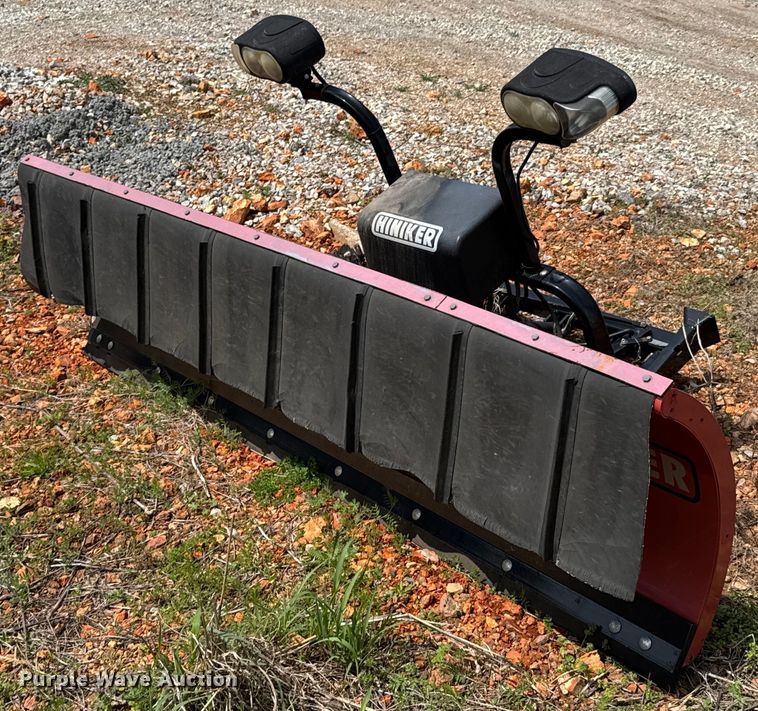 Hiniker 96" W snow plow - DO0759