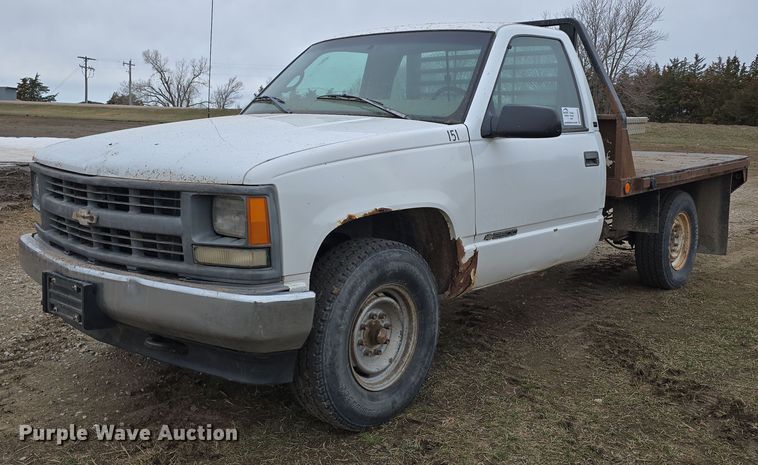 1998 Chevrolet C2500 flatbed pickup truck - DW3235