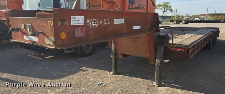 1975 Fruehauf C-35L-J3 flatbed trailer - DW8650