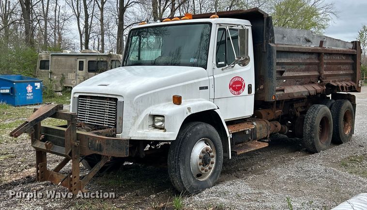 2000 Freightliner FL80 dump truck - EK2818