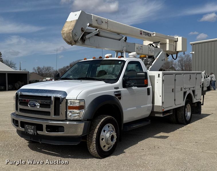 2008 Ford F550 Super Duty XLT bucket truck - EM3717