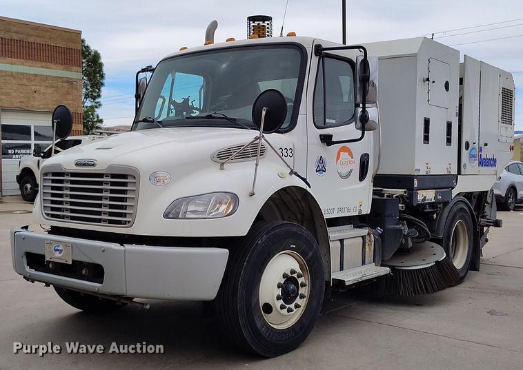 2016 Freightliner Business Class M2 street sweeper truck - EO9978