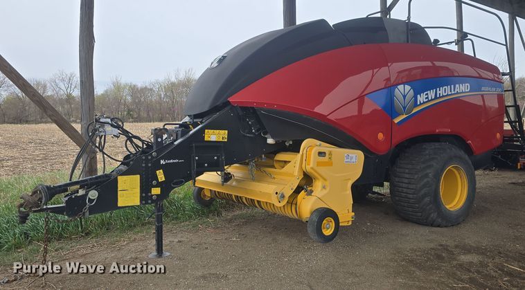 2014 New Holland BigBaler 330 large square baler - DO7865